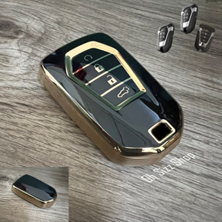 ภาพหน้าปกสินค้าเคสรีโมทรถ  Isuzu MU X 2023  ดำเงาเส้นสีทอง และสีขาวเส้นสีทอง ดูเรียบหรู (Black Gold-Line TPU Key Case)  Model Isuzu MUX ที่เกี่ยวข้อง