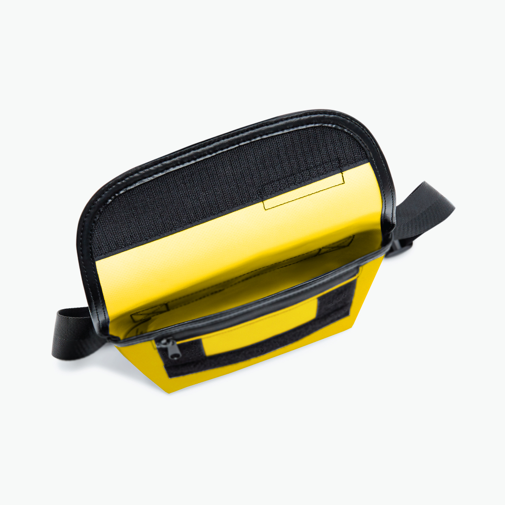 กระเป๋าผ้าใบ-etacha-รุ่น-porter-s-all-yellow