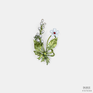 White Hollyhock Flower Brooch-เข็มกลัดดอกฮอลลี่ฮ็อค