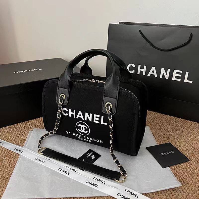 chanel-2-สไตล์-งานป้ายยย-2-สไตล์-จะถือหรือสะพายก็ดูหรูไปหมด-มี-2-สี-ขาว-ดำ-27x19x9-cm