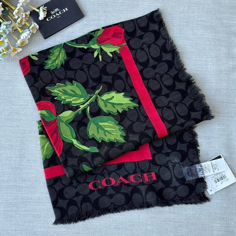 ผ่อน0-ผ้าพันคอ-coach-signature-fairytale-rose-print-oversized-square-scarf-สีดำ-ลายดอกกุหลาบ-cc576-ลายซี