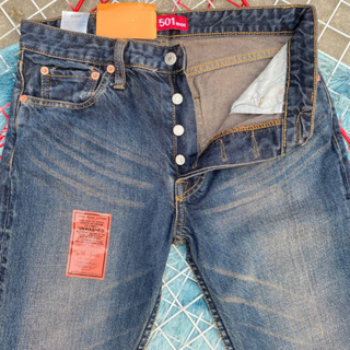 สินค้า กางเกง ยีนส์ L-e-v-i\'-s 501 ผ้าดิบ ริมแดง นิยม100\\ปี กางเกงยีนส์ลีวายส์ กางเกงยีนส์ทรงกระบอก ลีวายส์ป้ายหนังส้มเป้ากระดุ