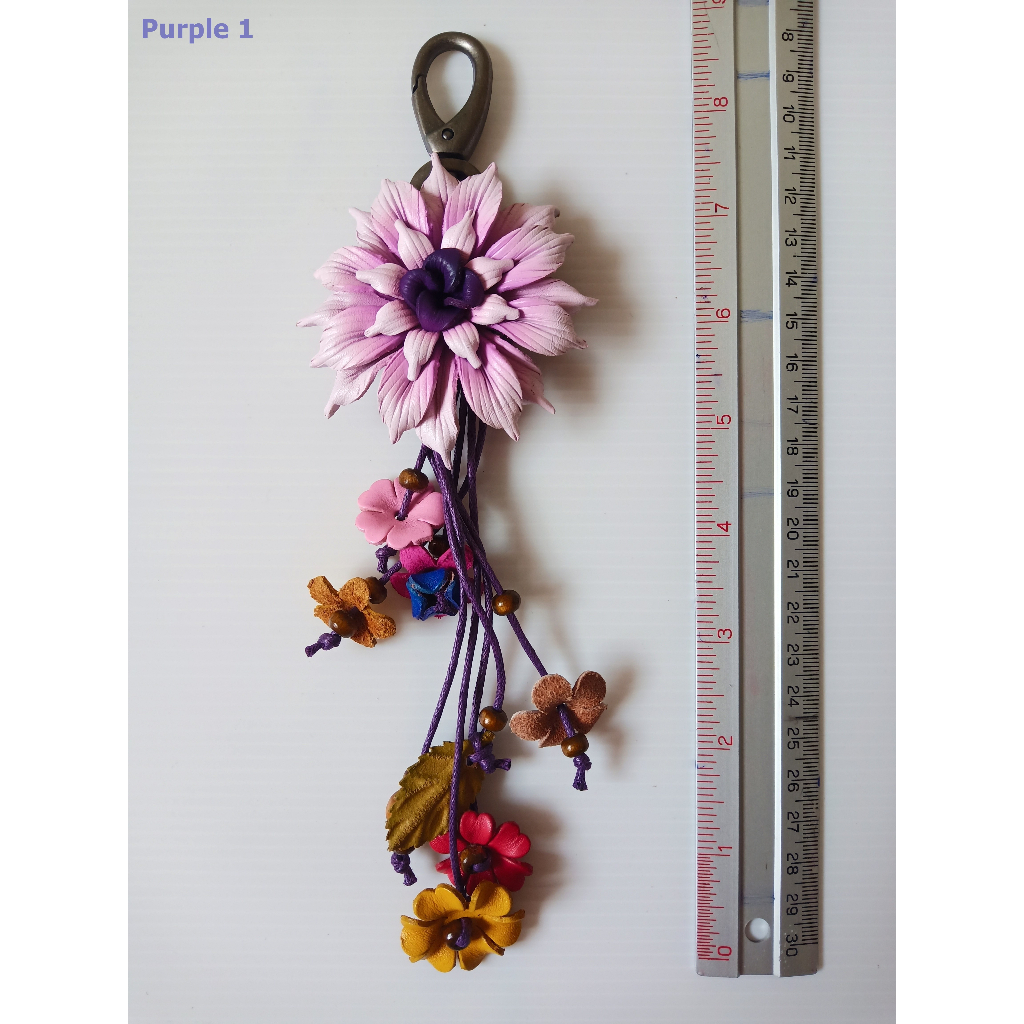 พวงกุญแจห้อยกระเป๋าลายดอกไม้-ทำจากหนังแท้-flower-keychain-made-from-genuine-leather-no-05-1