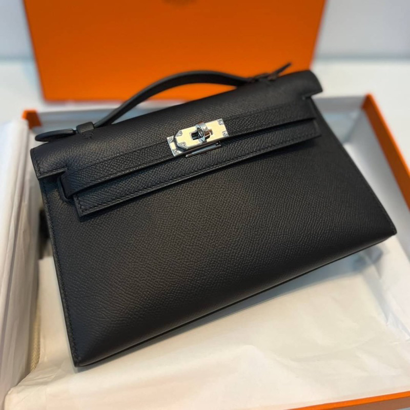 กระเป๋าแบรนด์เนม-mini-pouch-20cm-noir-silver-hardware-epsom-leather-full-handmade-20cm