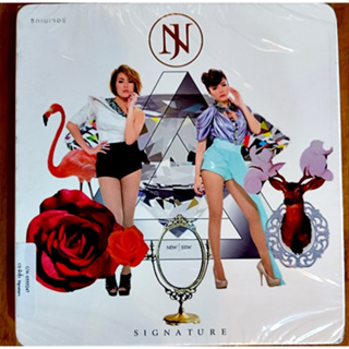 CD ซีดีเพลงไทย  NJ นิว จิ๋ว ชุด รวมฮิต Signature ( New CD   ) 2022