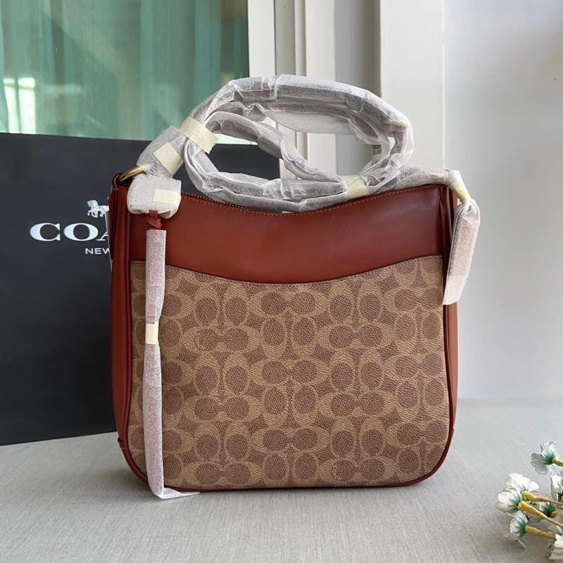 สด-ผ่อน-กระเป๋าสะพาย-8-5-นิ้ว-38579-shop-coach-chaise-crossbody-in-signature-canvas