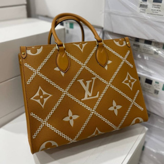 กระเป๋าแบรนด์เนม กระเป๋าสะพาย Louis Vuitton Geant on the go MM งานสุดสลับเเท้ สวยมาก ทำจากหนังเเท้