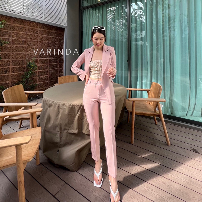 varinda-สูทสีชมพู-สูทสีชมพูออกงาน-สูทสีชมพูใส่ทำงาน-สูทชมพูไปงาน-สูทสีชมพูสุภาพ-สูทสีชมพูขายาว-สูทสีชมพูผู้หญิง