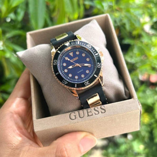 นาฬิกา Guess สายซิลิโคลน ขอบนาที