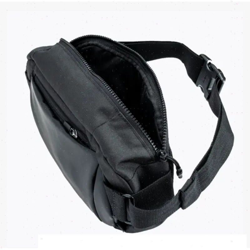 Decathlon Shoulder Bag With Strap Black กระเป๋าคาดอก สีดำ มีช่องใส่ของ