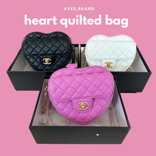 AVES.BRAND HEART QUILTED BAG กระเป๋าหนังทรงหัวใจ