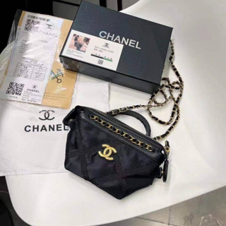 Chanel bag🖤 ใครชอบของแบรนด์ มาตำกันได้เลยน้า  งานฟลูเซ็มมีกล่องพร้อมใบด้วยจ้า  ขนาด 11x9x8