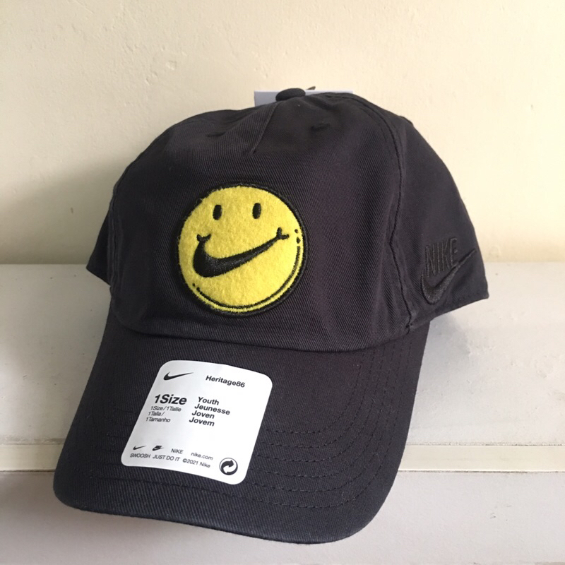 Nike smile hat cheap
