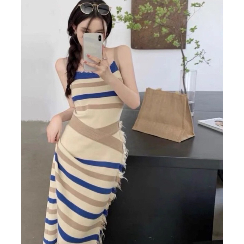 korea-maxi-dress-เดรสไหมพรมตัวยาว-ผ่าข้าง-โชว์เรียวขา-แต่งขอบรุ่ยๆ-ทรงสวย-เกร๋มาก-งานขายดี