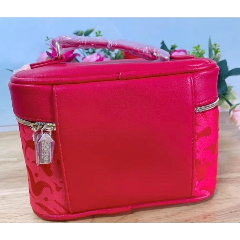 พร้อมส่ง-จัดส่งเร็ว-กระเป๋าของขวัญชิเซโด้สีแดง-กระเป๋าใส่เครื่องสำอาง-กระเป๋าอเนกประสงค์