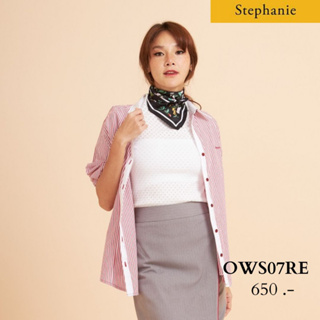 Stephanie Shirt เสื้อเชิ้ตแขนยาวสีแดงลายทางสีขาว  แนวกระดุม ปกและแขนเสื้อตกแต่งด้วยผ้าพื้นสีขาว เนื้อผ้าคอตตอน( OWS07RE)