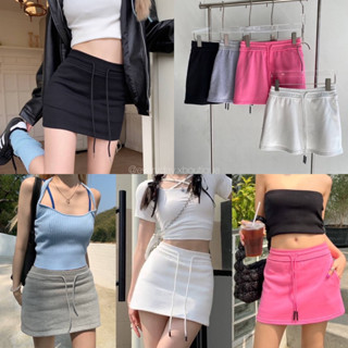 ภาพหน้าปกสินค้าNew arrival 💋💋💋(370฿ฟรีส่ง) เกาหลีเกาใจจะเป็นตัวไหนไปไม่ได้!! ต้อง mini skirt รุ่นนี้เลยค้า ซับในเป็นกางเกง vibe ที่เกี่ยวข้อง