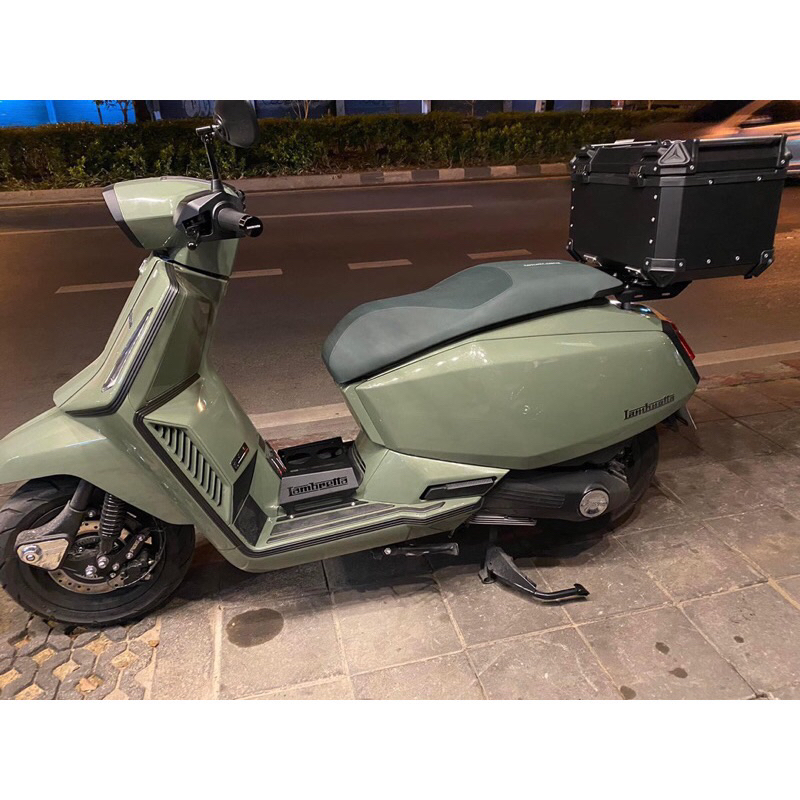 lambretta-x300ที่วางแก้ว-งานตรงรุ่นพร้อมชุดน็อตติดตั้งราคา1200บาท