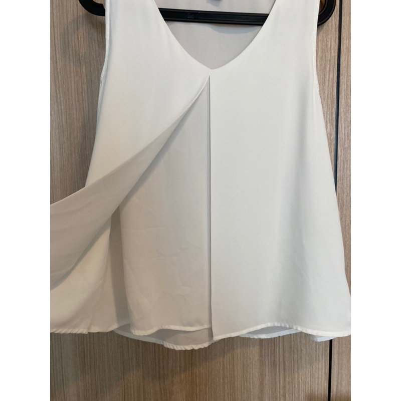 เสื้อแขนกุด-ผ้าบางๆสีขาว-h-amp-m-size-eur-36-มือสอง
