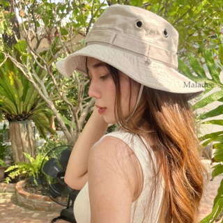 ภาพหน้าปกสินค้าหมวกเดินป่า หมวกบักเก็ต ทรงวินเทจเดินป่า ใส่ได้ทั้งชายและหญิง ผลิตจากผ้าแคนวาส ขนาด 56-60cm. ที่เกี่ยวข้อง