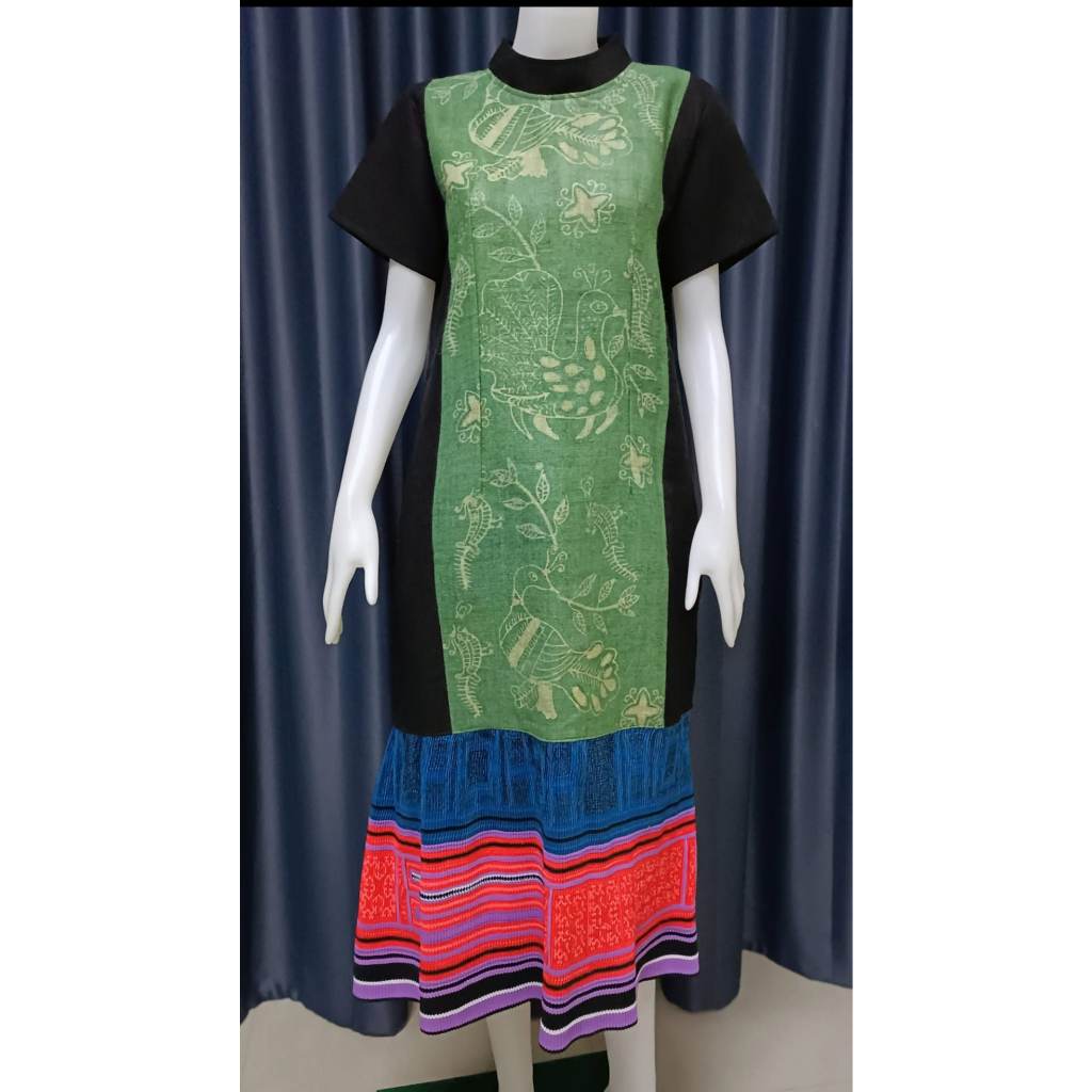 เดรสผ้าใยกัญชง สีดำ แต่งชายระบายพลีท ลายนกยูง (Size 40) | Shopee Thailand