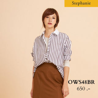 Stephanie Shirt เสื้อเชิ้ตแขนยาวสีขาวลายทางสีน้ำตาล ปกและแขนเสื้อตกแต่งด้วยผ้าพื้นสีขาว เนื้อผ้าคอตตอน(OWS48BR )