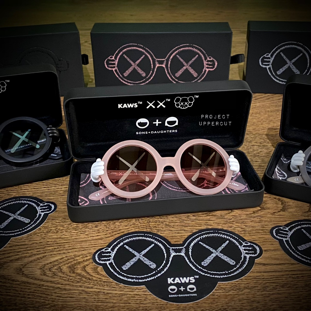 KAWS X SONS + DAUGHTERS SUNGLASSES 黒 カウズ（KAWS x SD