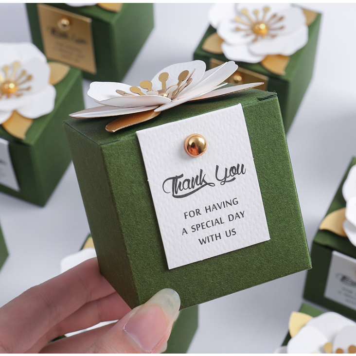 กล่องของขวัญติดการ์ด-ติดดอกไม้-กล่องใส่ขนม-ของชำร่วย-ของรับไหว้-gift-box-น่ารักๆ-กล่องของขวัญใส่เครื่องประดับ-สวยๆ