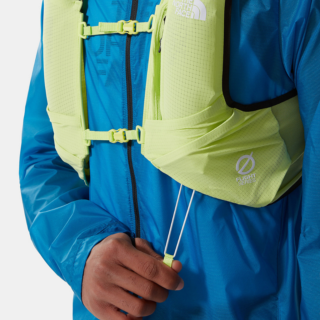 the-north-face-flight-race-day-vest-8l-sharp-green-tnf-white-เป้น้ำความจุ-8-ลิตร