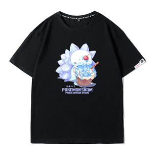 Pokémon เสื้อยืดอนิเมะ Snom Graphic T-Shirt แขนสั้น