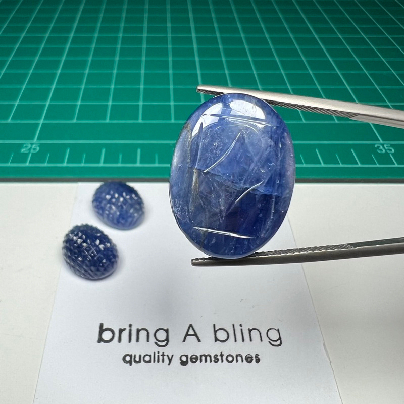 ไพลิน-ศรีลังกา-เผาเก่า-natural-blue-sapphire-น้ำหนักรวม-69-41ct-21-5x16x10-9-14x11x8-2-mmเจียระไนหลังเบี้ยแกะสลัก