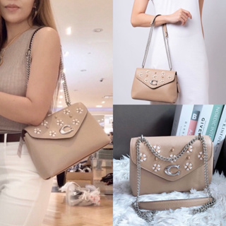 🎀 (สด-ผ่อน) กระเป๋าสะพาย 10 นิ้ว CA146 Tammie Shoulder Bag With Floral Whipstitch In Taupe Multi