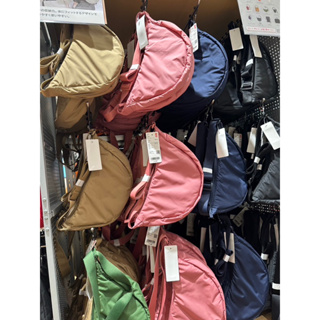 กระเป๋าUnuqlo ของแท้จากJapan มีป้ายอยู่ สีสันสวยงาม (พร้อมส่ง)