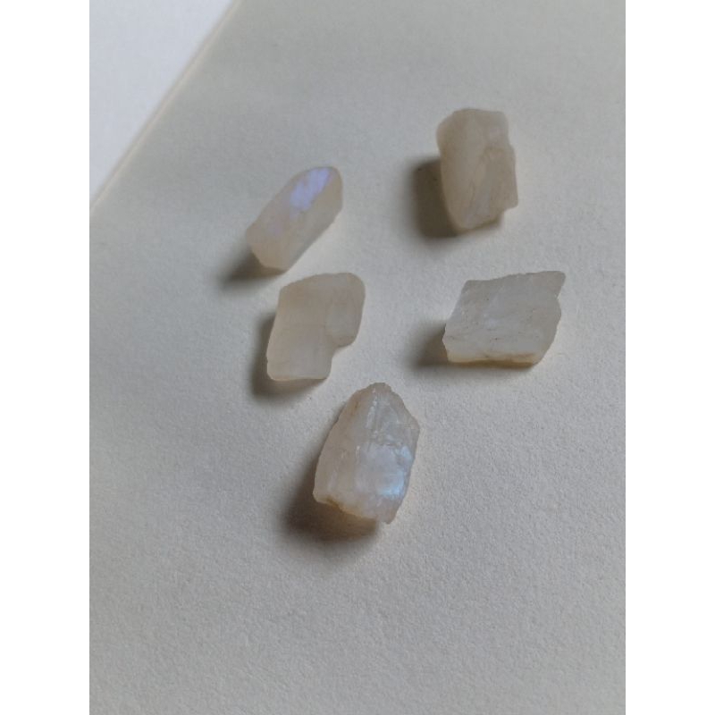 moonstone-มูนสโตน-หินดิบ-หินธรรมชาติ-หินสะสม-แฟลชฟ้า