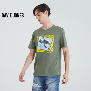 DAVIE JONES เสื้อยืดพิมพ์ลาย สีเขียว ทรง Regular Fit Graphic Print T-Shirt in green TB0226GR