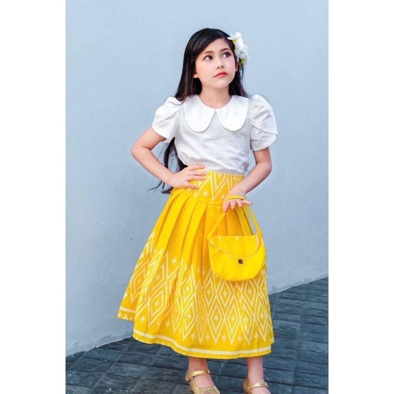 ชุดเด็กหญิง-ใส่ต้อนรับสงกรานต์-ชุดไทยประยุกต์-ผ้าฝ้าย-งาน-3-ชิ้น-เสื้อ-กระโปรง-กระเป๋าคล้องมือ-สวยหรูดูดี