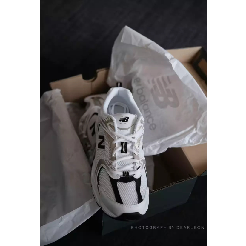 new-balance-530-uni-white-and-black-คลิกสั่งเลยค่ะ