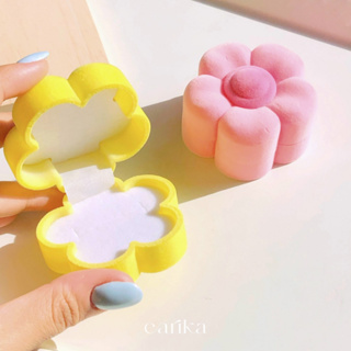 earika.earrings - mini daisy jewelry box กล่องเครื่องประดับจิ๋วทรงดอกไม้ผ้ากำมะหยี่ (มีให้เลือก 2 สี)