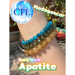 Apatite กำไลหินอะพาไทต์ สีฟ้า เหลือง Madagascar ขนาดเม็ดหิน(7.5-9.5 มม.) หินแห่งแรงบันดาลใจ สร้อยข้อมือหินแท้ หินนำโชค