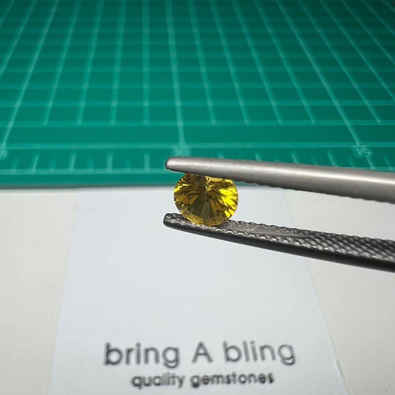 บุษราคัม-yellow-sapphire-จากศรีลังกา-be-น้ำหนัก-0-60ct-หน้า-5-มม-5x3mm-มี21เม็ด-ราคาพิเศษ-เจียระไนเหลี่ยมเพชร