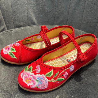 รองเท้าผ้าใบงานปักสไตล์จีน สำหรับผู้หญิง {POIUJK&lt;KL: (สีแดง)