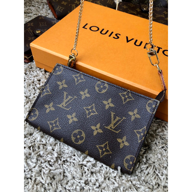 louis-vuitton-bucket-size-pm