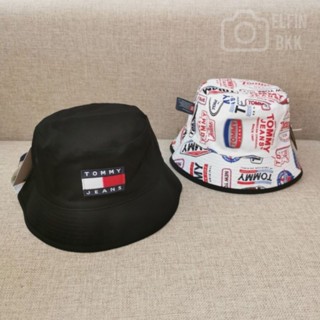 แท้ 💯 TOMMY Reversible Bucket Hat หมวกบักเก็ต หมวกปีกกว้าง ทอมมี่ โลโก้ Tommy Flag สีดำ สีขาว