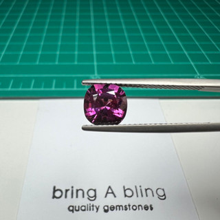 โกเมน สีม่วงแดง 2.3 ct โรโดไลท์กาเน็ต(rhodolite, pyrope garnet) Top quality! สีสดสวยมาก เหลี่ยมดี ไฟเต็ม ไร้ตำหนิ