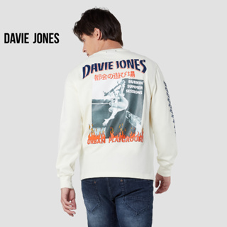 DAVIE JONES เสื้อยืดแขนยาว พิมพ์ลาย ทรง Regular Fit สีครีม Long Sleeve Graphic print T-shirt in cream WA0091CR