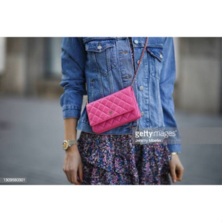 กระเป๋าสะพายข้างผู้หญิง สีชมพูบานเย็น C-hane-l Wallet on chain คอลเลคชั่นลูกตุ้มปรับระดับ งานหนังแท้ทั้งใบ