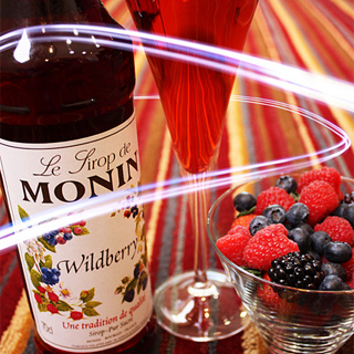(KoffeeHouse) น้ำเชื่อม MONIN กลิ่น "Wildberry" ไซรัปโมนิน ไซรัปไวล์ดเบอร์รี่ (Monin Wildberry Syrup) บรรจุขวด 700 ml.