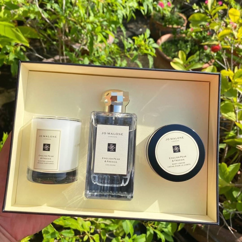 jo-malone-english-pear-amp-freesia-collection-coffect-english-pear-amp-freesia