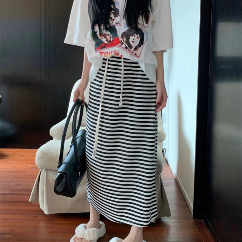 striped-skirt-กระโปรงลายทางผ่าข้างเก๋ๆ-ต้องมีเก็บแล้วค่าา