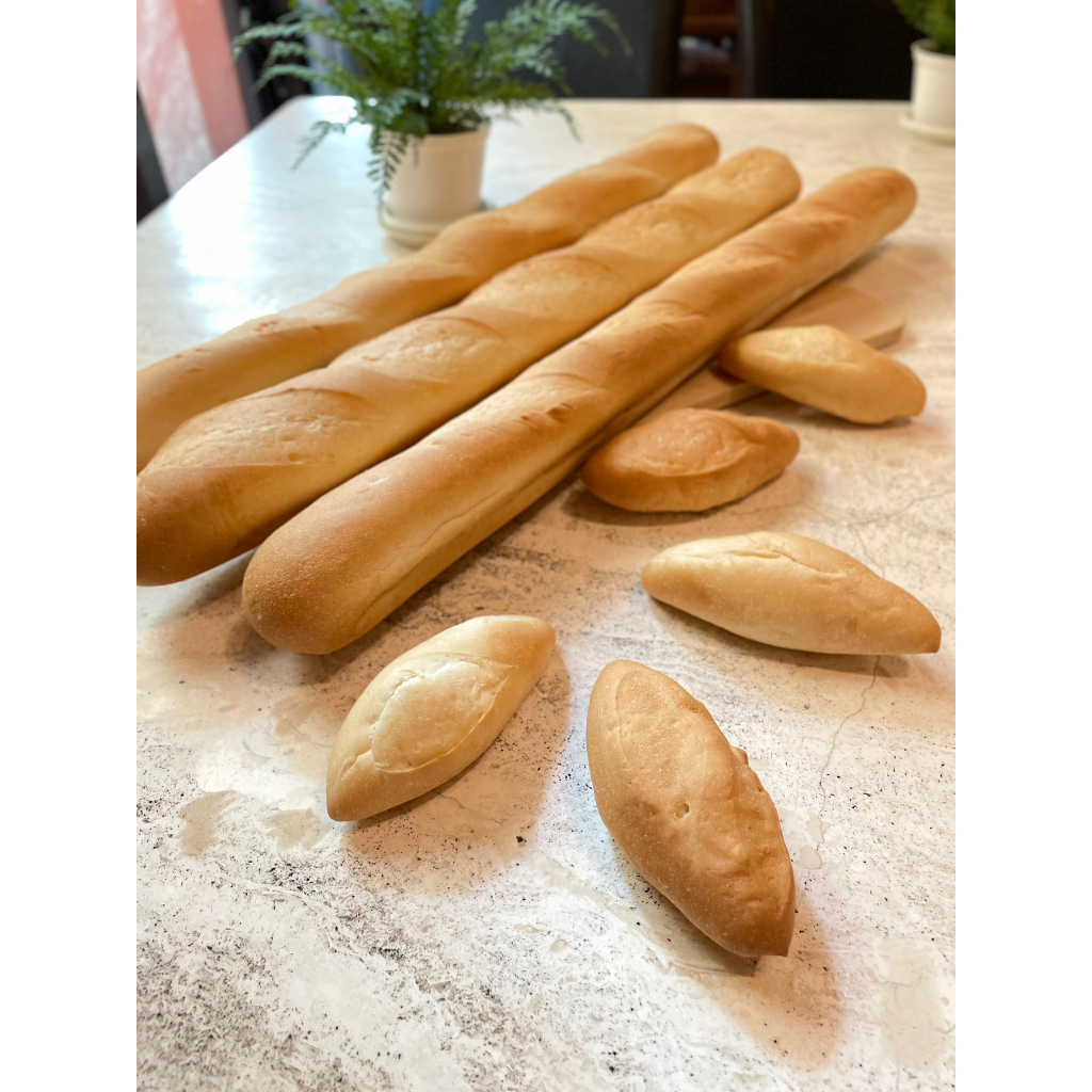 ขนมปังฝรั่งเศส-ขนมปังเวียดนาม-บาแกตต์-300กรัม-baguette-bread-300g